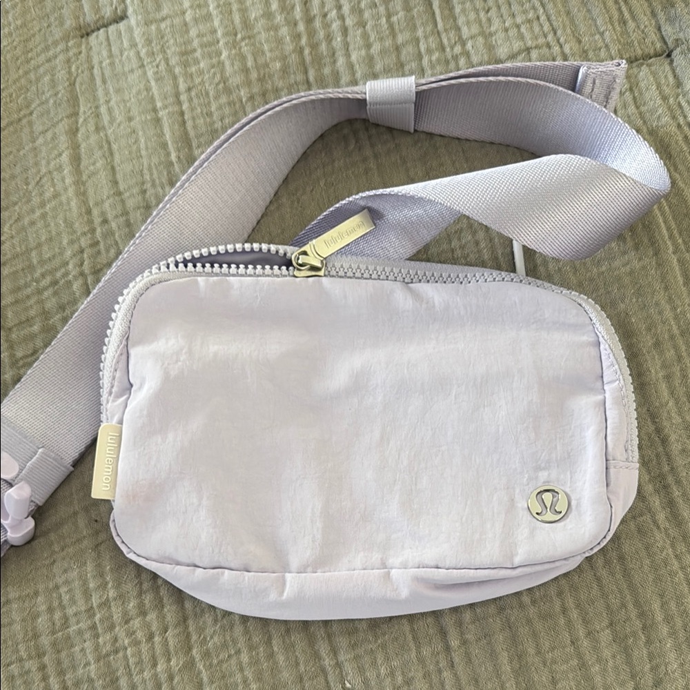 lululemon everywhere belt bag